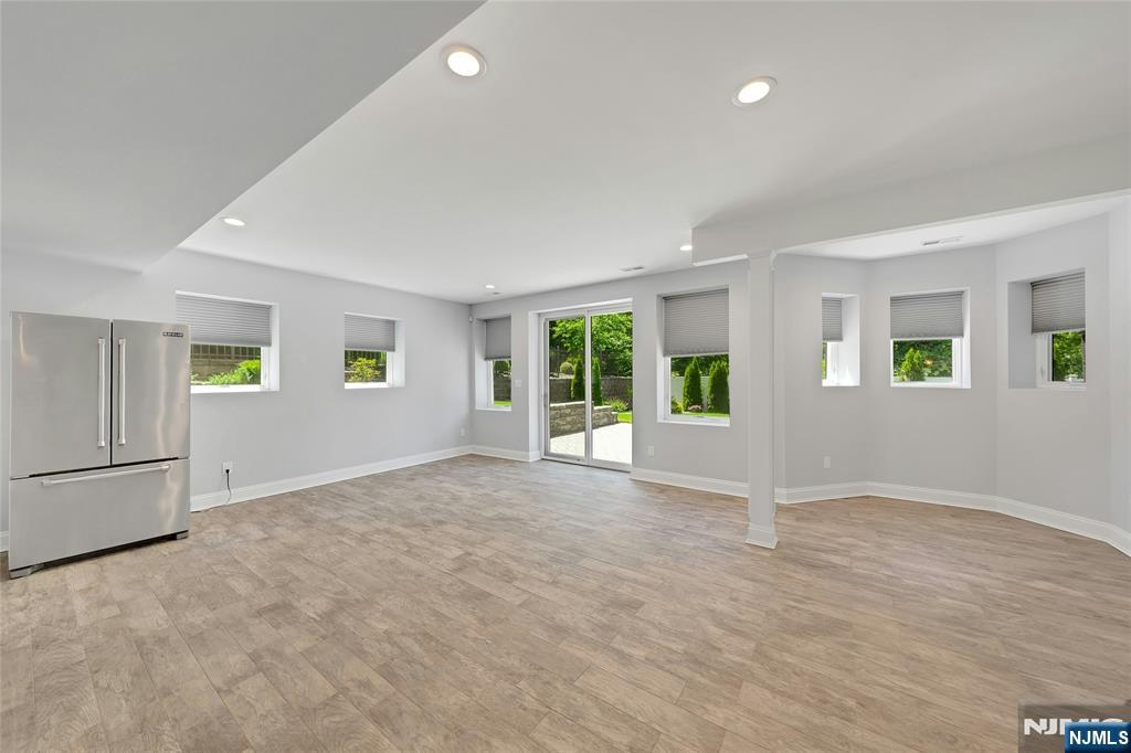697 Terrace Drive Paramus, NJ 07652 - Photo 23 of 30