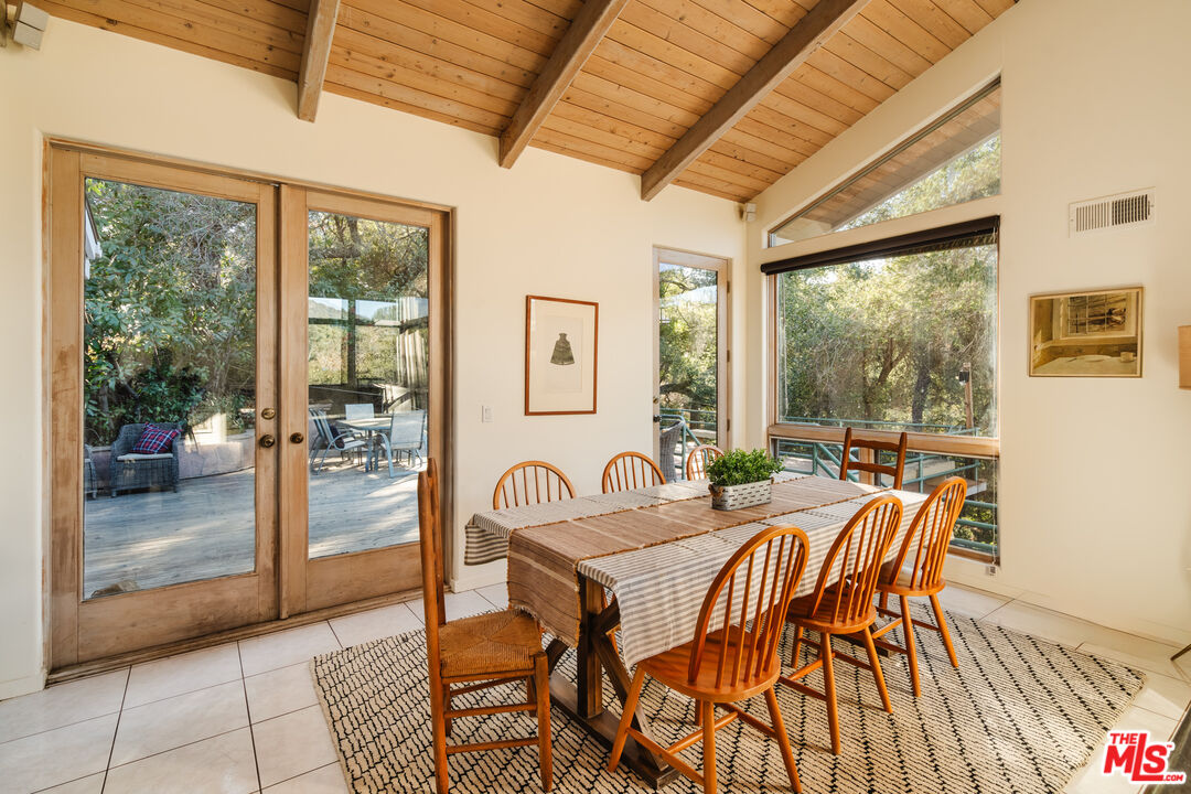 229 Muerdago Road Topanga, CA 90290 - Photo 18 of 59