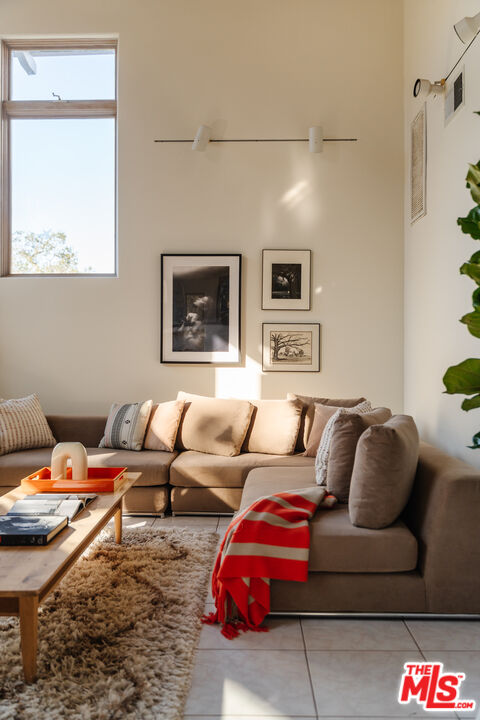 229 Muerdago Road Topanga, CA 90290 - Photo 4 of 59