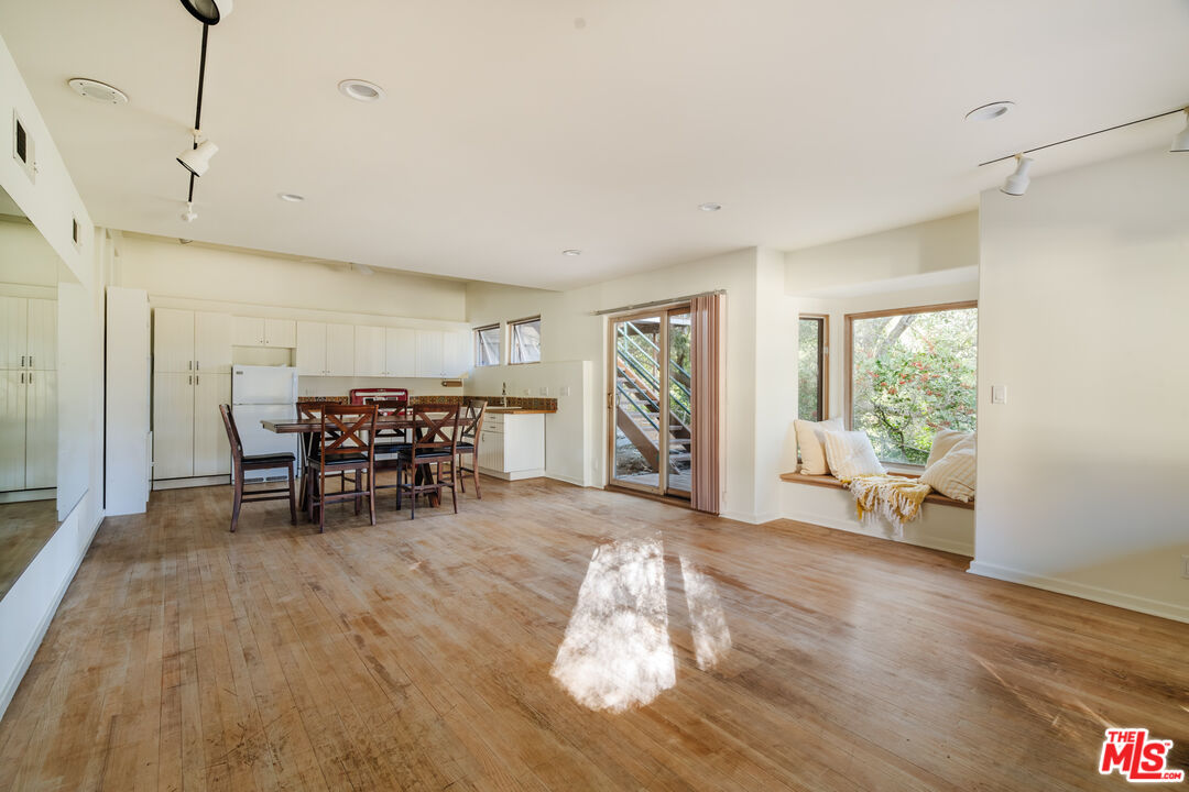 229 Muerdago Road Topanga, CA 90290 - Photo 45 of 59