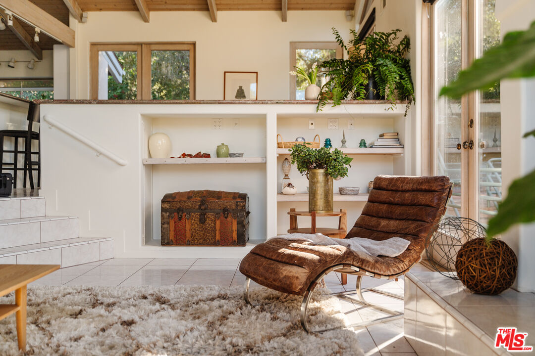 229 Muerdago Road Topanga, CA 90290 - Photo 5 of 59