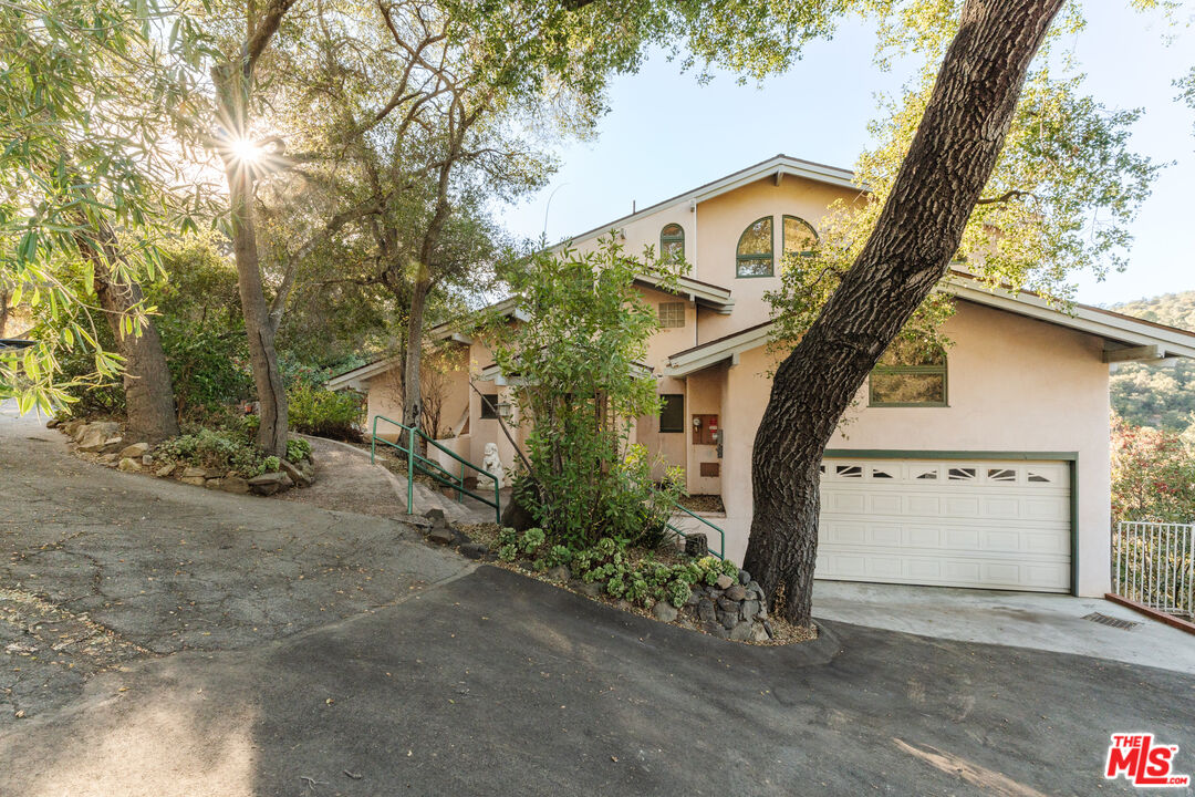 229 Muerdago Road Topanga, CA 90290 - Photo 6 of 59