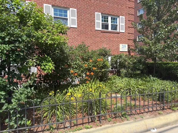 $2,175 | 219 Massachusetts Avenue, Unit 5, Arlington, MA 02474