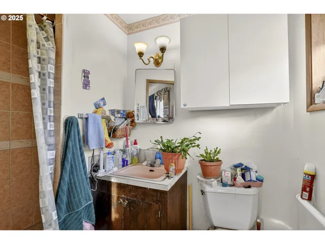 $460,000 | 4715 Southeast 94th Avenue, Portland, OR 97266