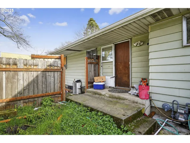 $460,000 | 4715 Southeast 94th Avenue, Portland, OR 97266
