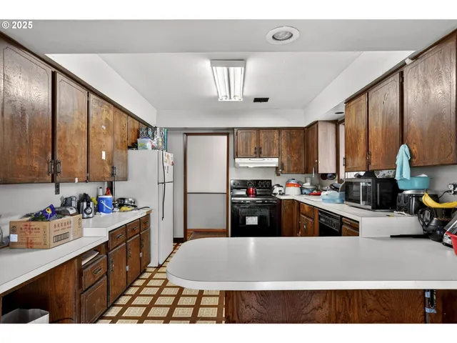 $460,000 | 4715 Southeast 94th Avenue, Portland, OR 97266