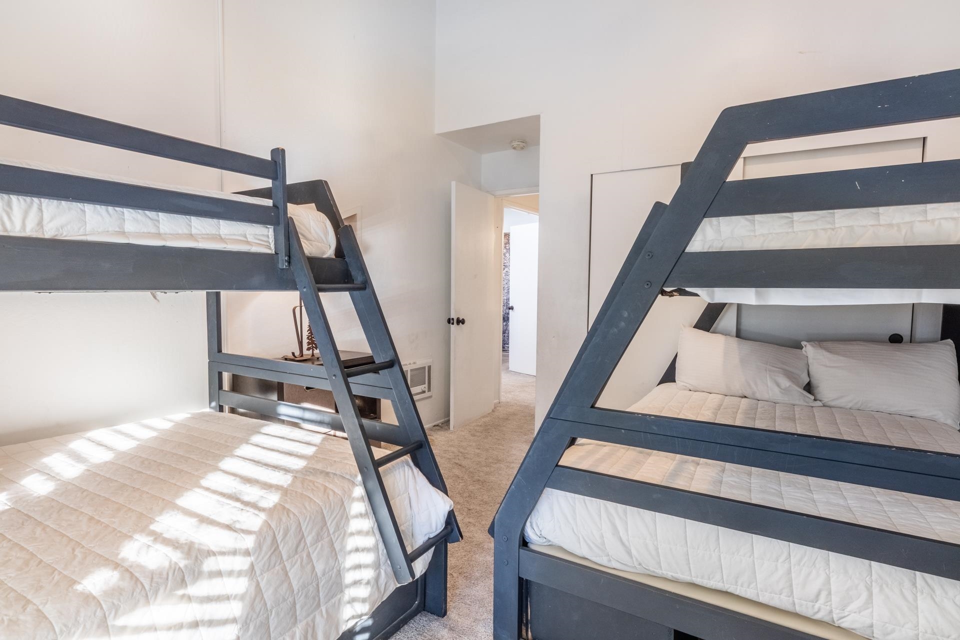 2252 Meridian Boulevard, Unit 5 Mammoth Lakes, CA 93546 - Photo 14 of 33 a view of entryway