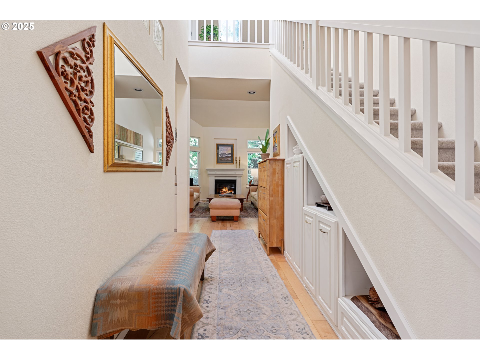 9627 Northwest Silver Ridge Loop Portland, OR 97229 - Photo 3 of 34 Entrance/Foyer