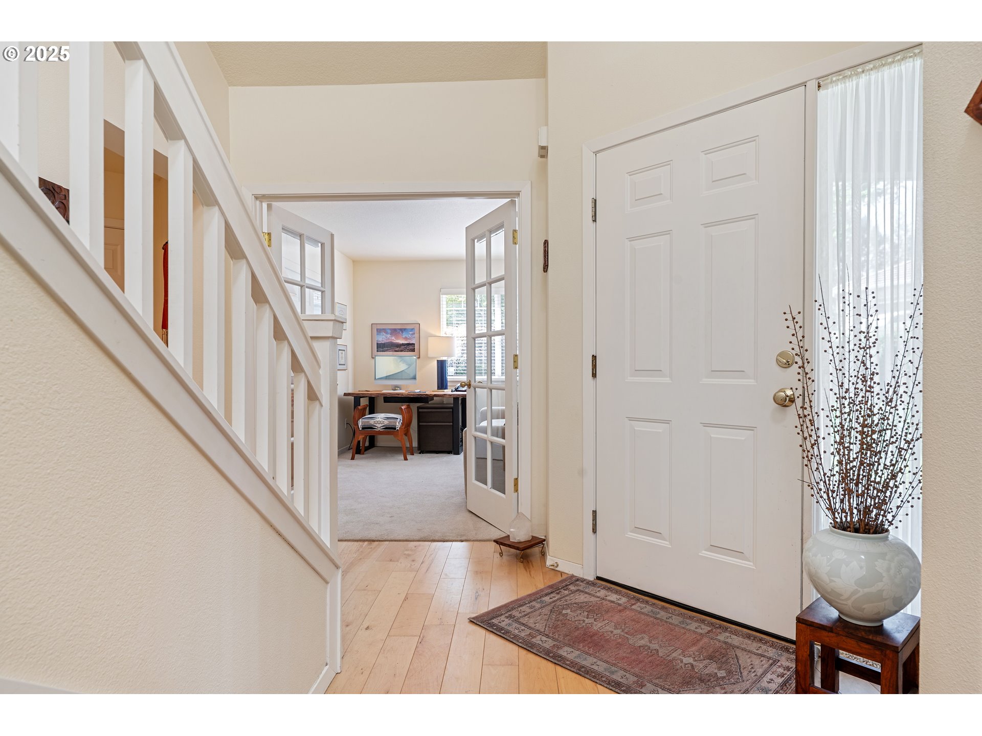 9627 Northwest Silver Ridge Loop Portland, OR 97229 - Photo 4 of 34 Entrance/Foyer