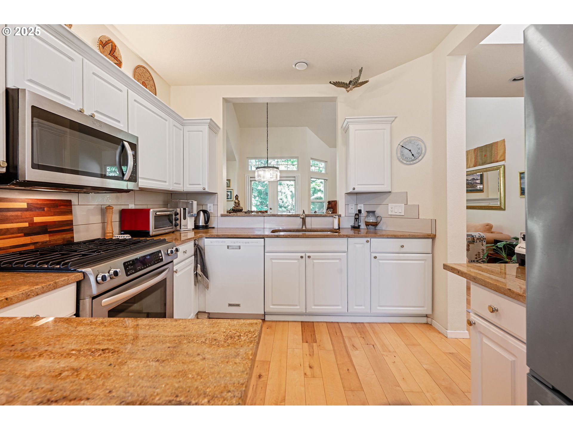 9627 Northwest Silver Ridge Loop Portland, OR 97229 - Photo 7 of 34 Kitchen