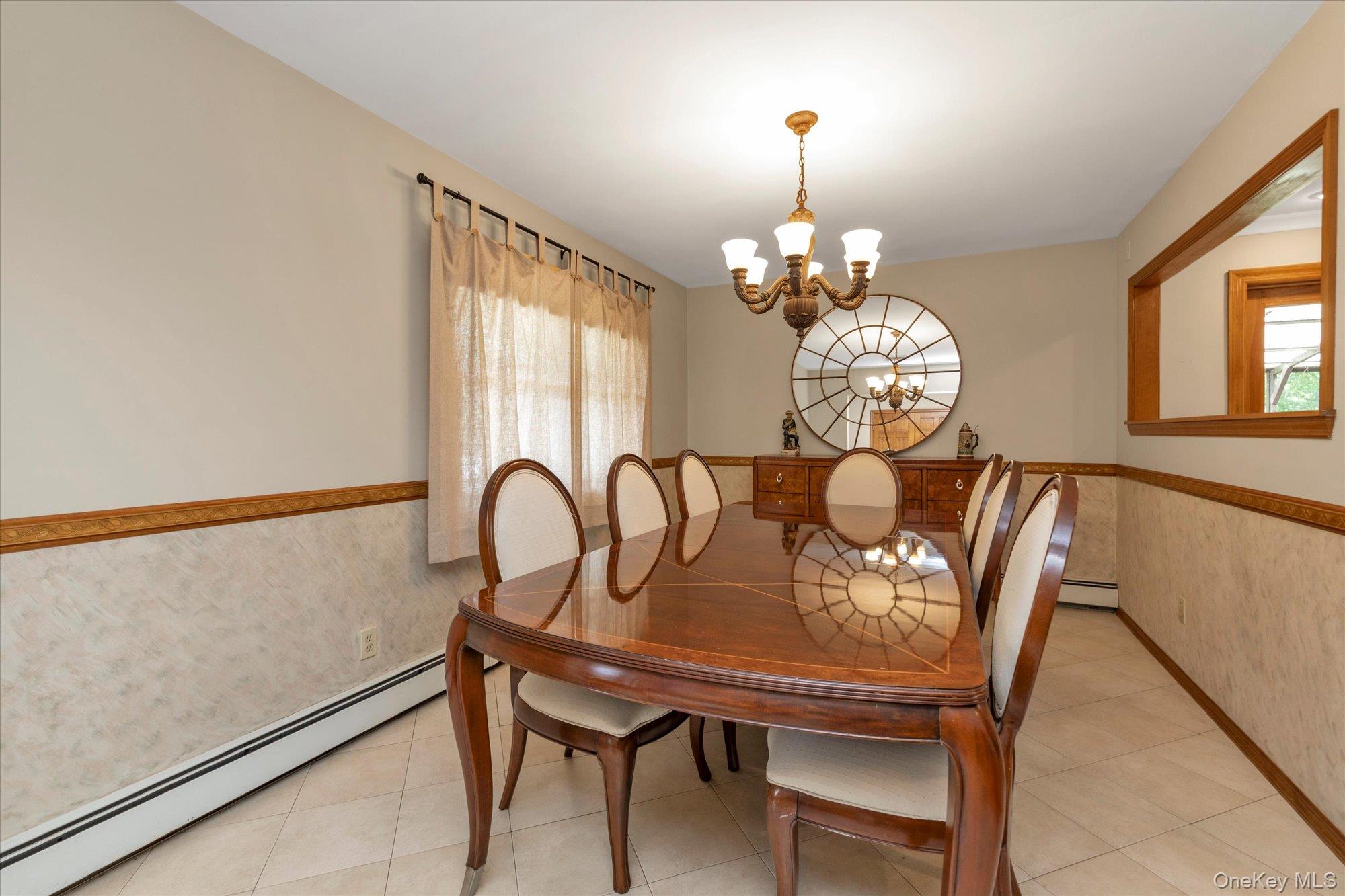 7 Freedom Court Babylon, NY 11702 - Photo 3 of 29