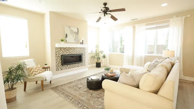 $950,000 | 967 Dainty Avenue, Brentwood, CA 94513