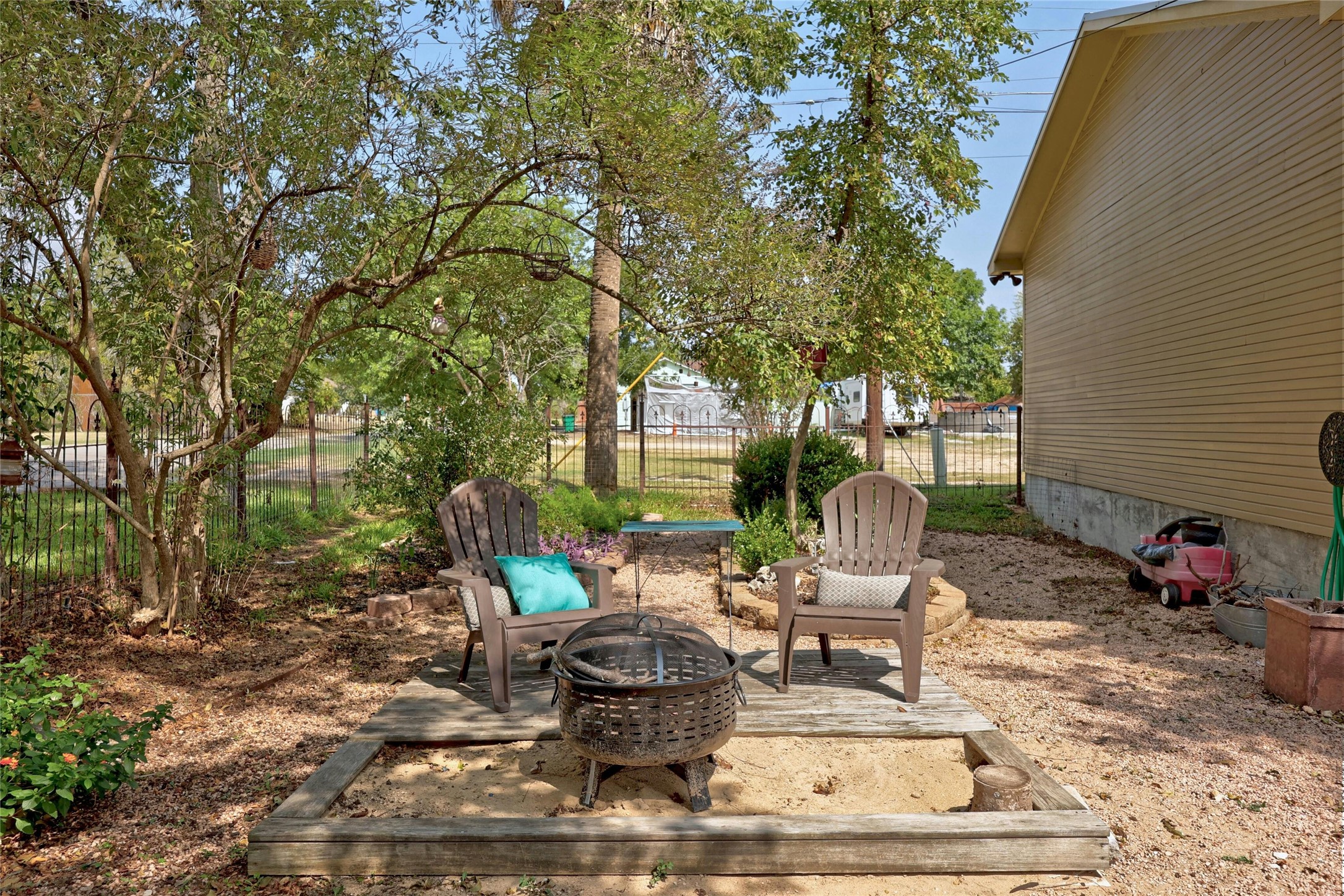 622 West 7th Street Taylor, TX 76574 - Photo 28 of 35