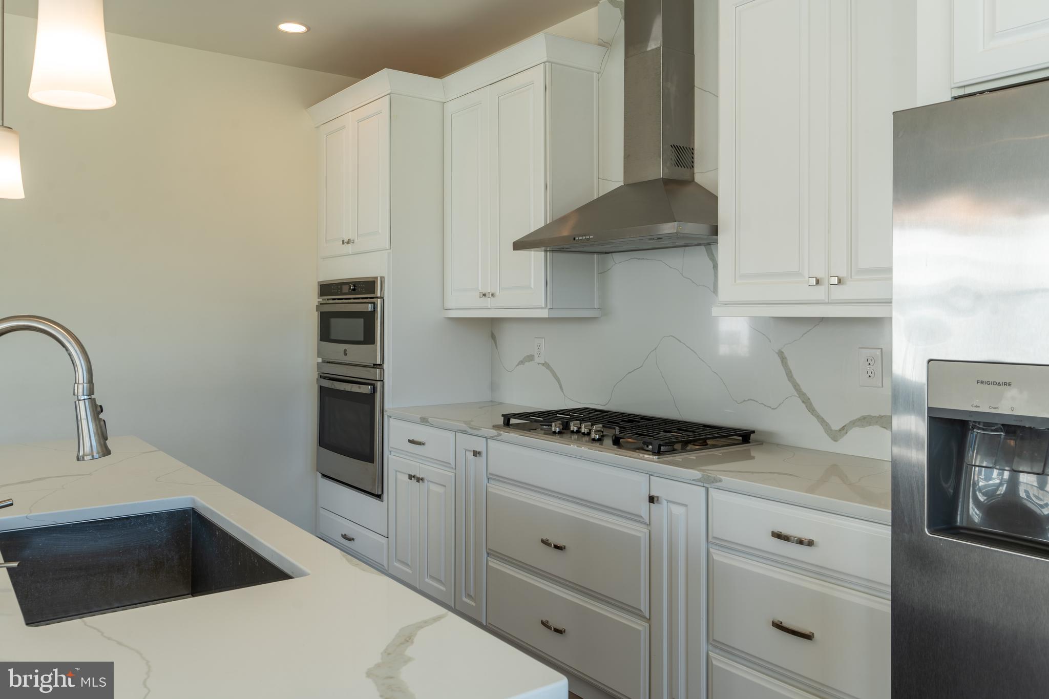 48 Parry Way Warminster, PA 18974 - Photo 11 of 31