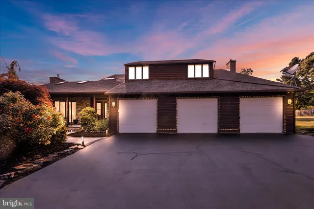 $525,000 | 16 Scotland Drive, Reading, PA 19606