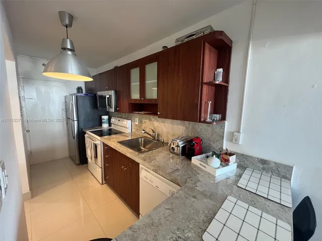 $3,500 | 100 Lincoln Road, Unit 945, Miami Beach, FL 33139