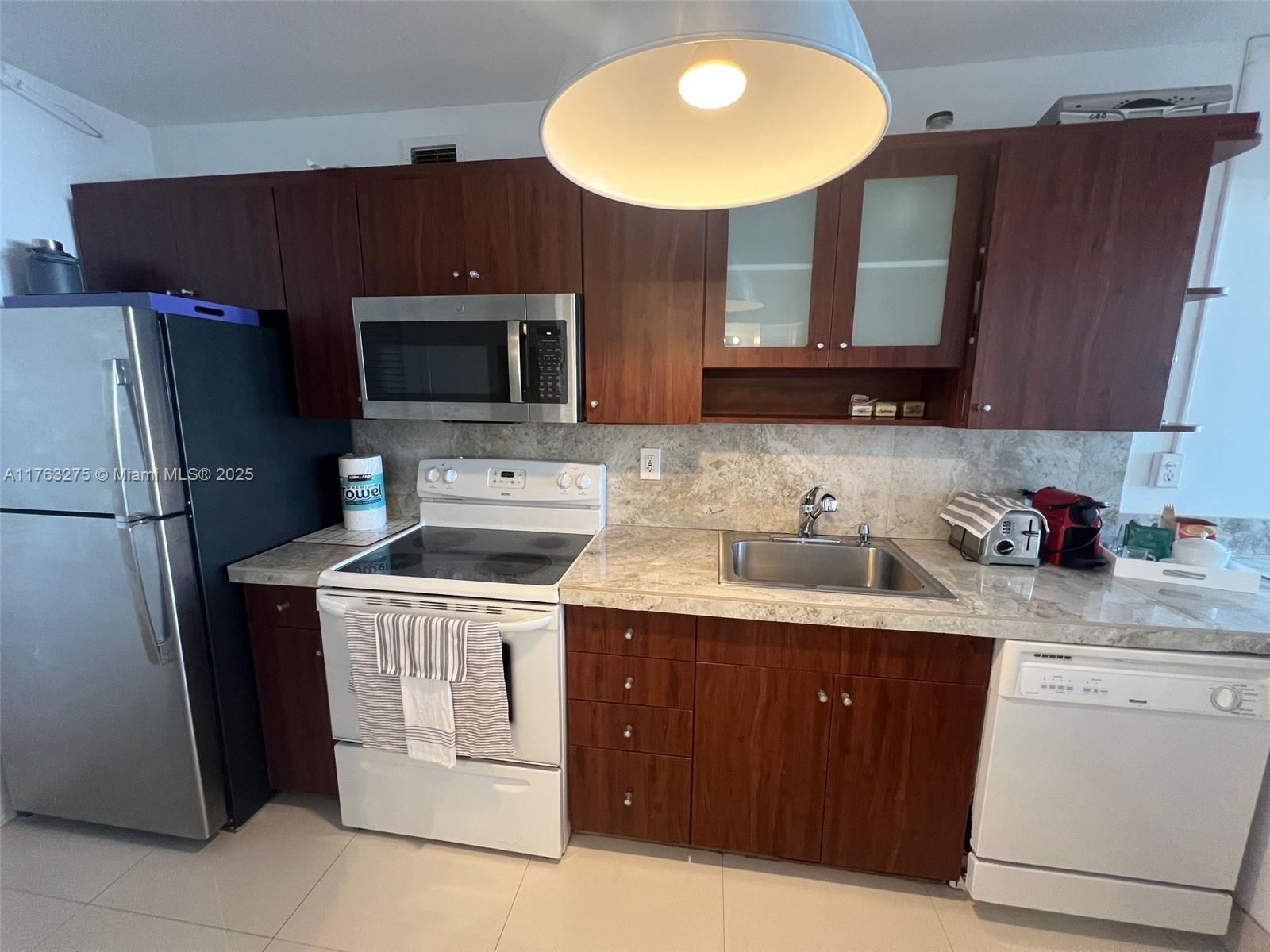 100 Lincoln Road, Unit 945 Miami Beach, FL 33139 - Photo 13 of 56