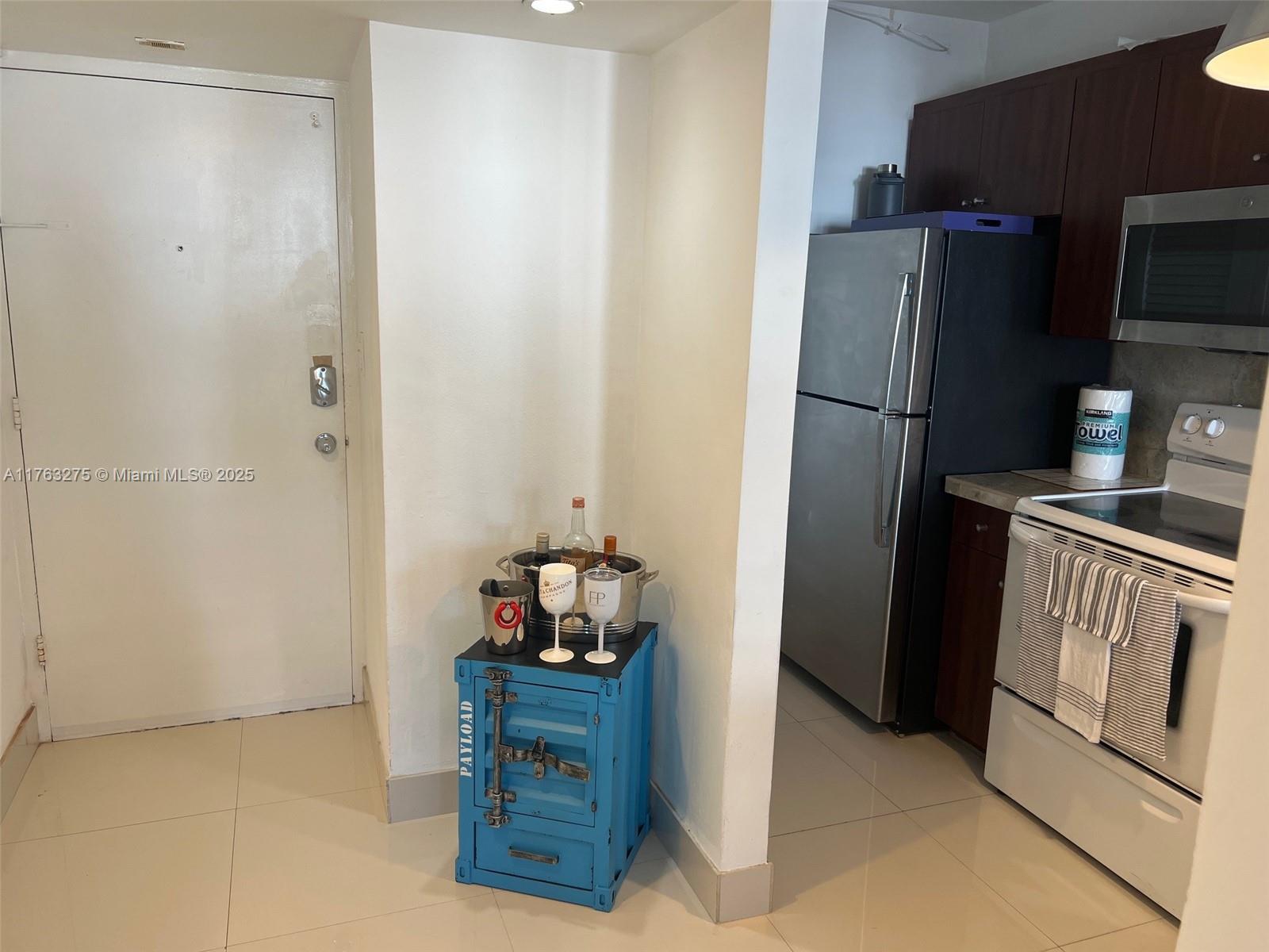 100 Lincoln Road, Unit 945 Miami Beach, FL 33139 - Photo 18 of 56