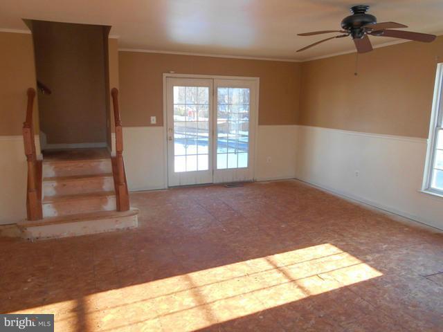 217 Commodore Drive Baltimore, MD 21221 - Photo 3 of 16 Living Room