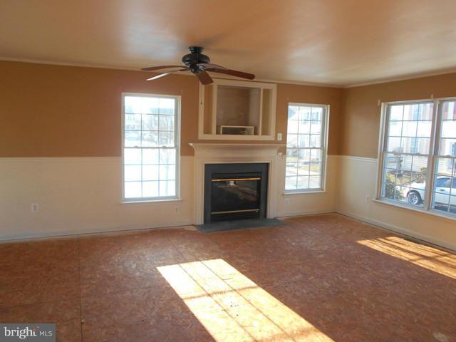 217 Commodore Drive Baltimore, MD 21221 - Photo 4 of 16 Living Room