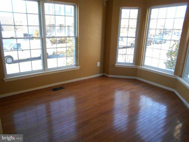 217 Commodore Drive Baltimore, MD 21221 - Photo 5 of 16 Dining Room