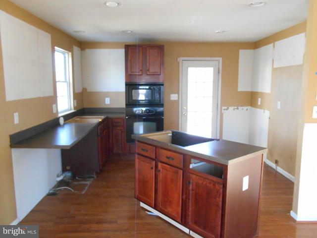 217 Commodore Drive Baltimore, MD 21221 - Photo 6 of 16 Kitchen
