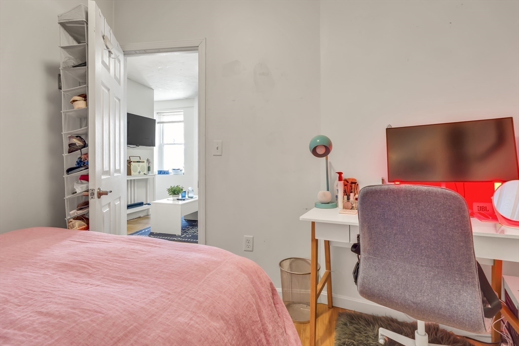 35 North Margin Street, Unit 4 Boston, MA 02113 - Photo 14 of 20