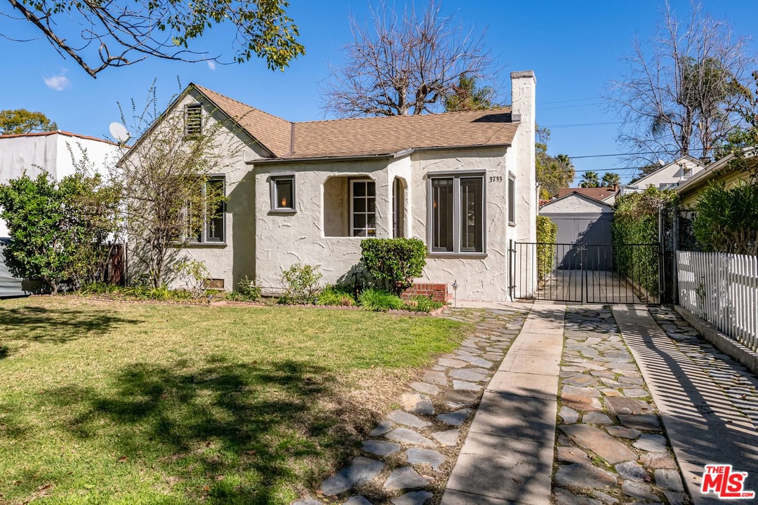 3733 Valleybrink Road Los Angeles, CA 90039 - Photo 1 of 16 Gallery Image 1