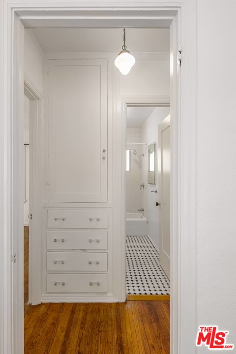 3733 Valleybrink Road Los Angeles, CA 90039 - Photo 6 of 16 Gallery Image 6
