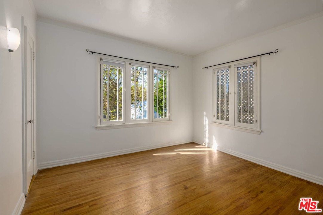 3733 Valleybrink Road Los Angeles, CA 90039 - Photo 9 of 16 Gallery Image 9
