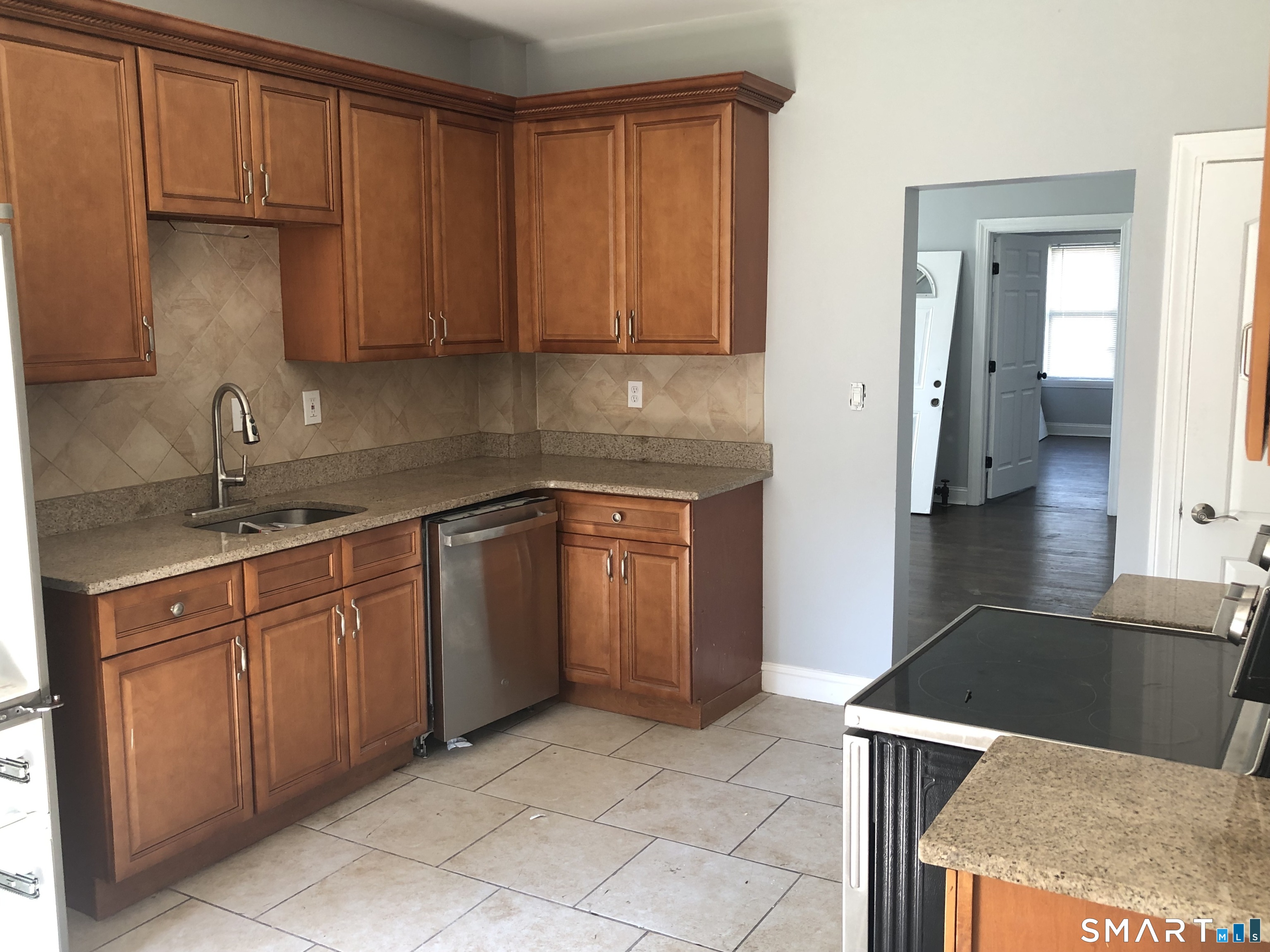 69 Prospect Street Enfield, CT 06082 - Photo 9 of 19