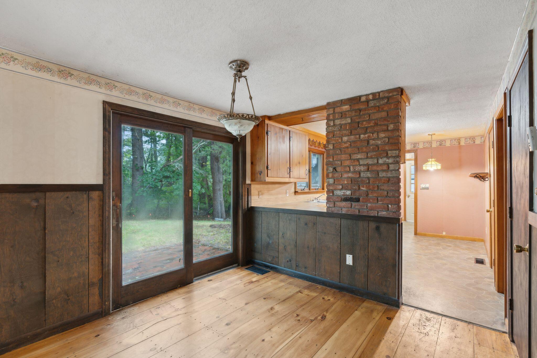 240 River Road Arundel, ME 04046 - Photo 18 of 40 Dining Area
