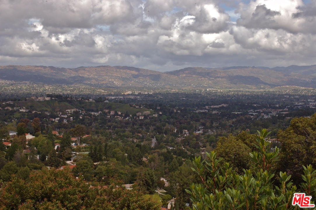 1165 Cherokee Topanga, CA 90290 - Photo 18 of 18 a view of city and green space