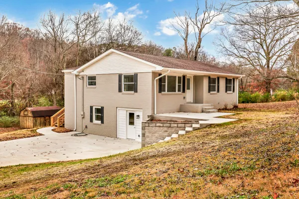 $397,000 | 216 Valley View Road, Dover, TN 37058