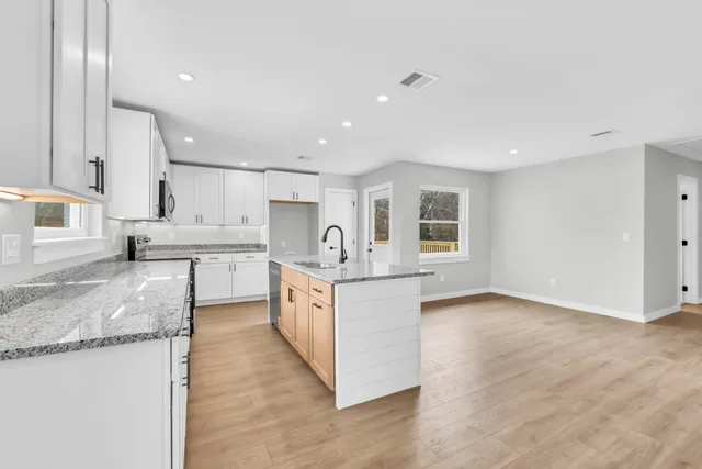 $397,000 | 216 Valley View Road, Dover, TN 37058