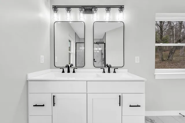 $397,000 | 216 Valley View Road, Dover, TN 37058