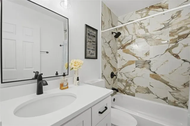 $440,000 | 8750 Brackenwood Drive, Orlando, FL 32829