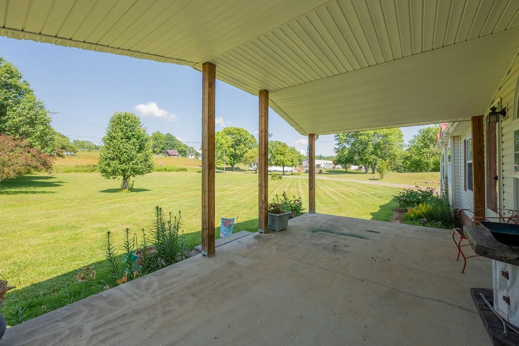 776 Rakestown Road Ivanhoe, VA 24350 - Photo 6 of 75 Gallery Image 6
