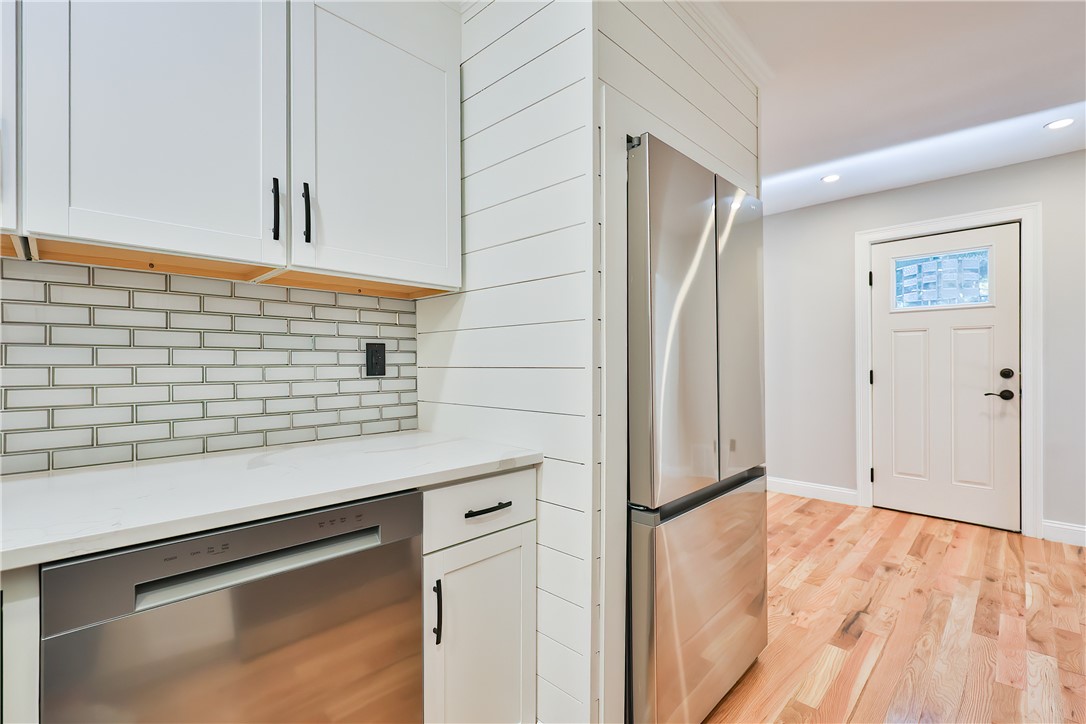 92 1st Road Glocester, RI 02814 - Photo 5 of 34 Gallery Image 5