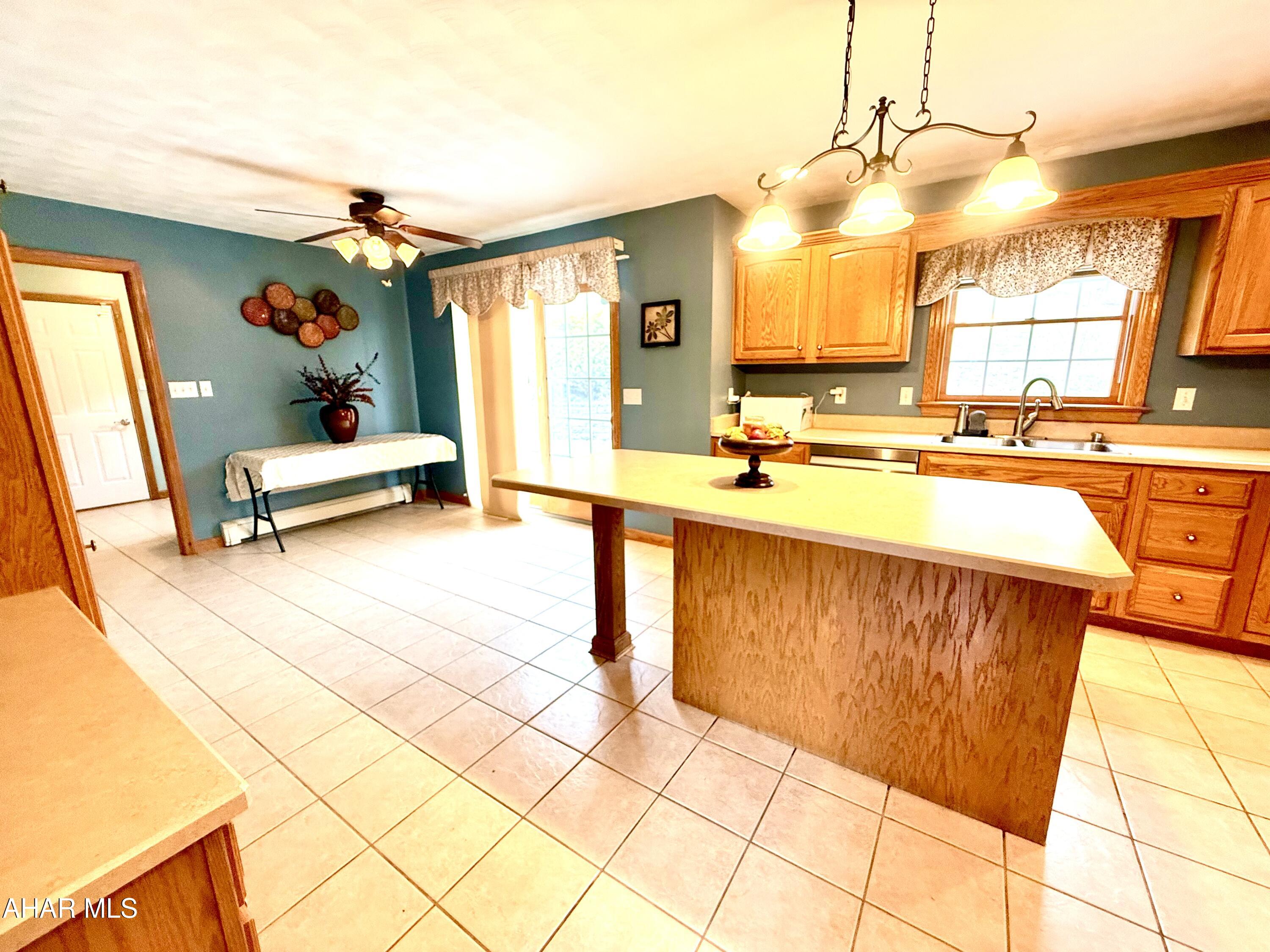246 Castle Farms Road Altoona, PA 16601 - Photo 8 of 33