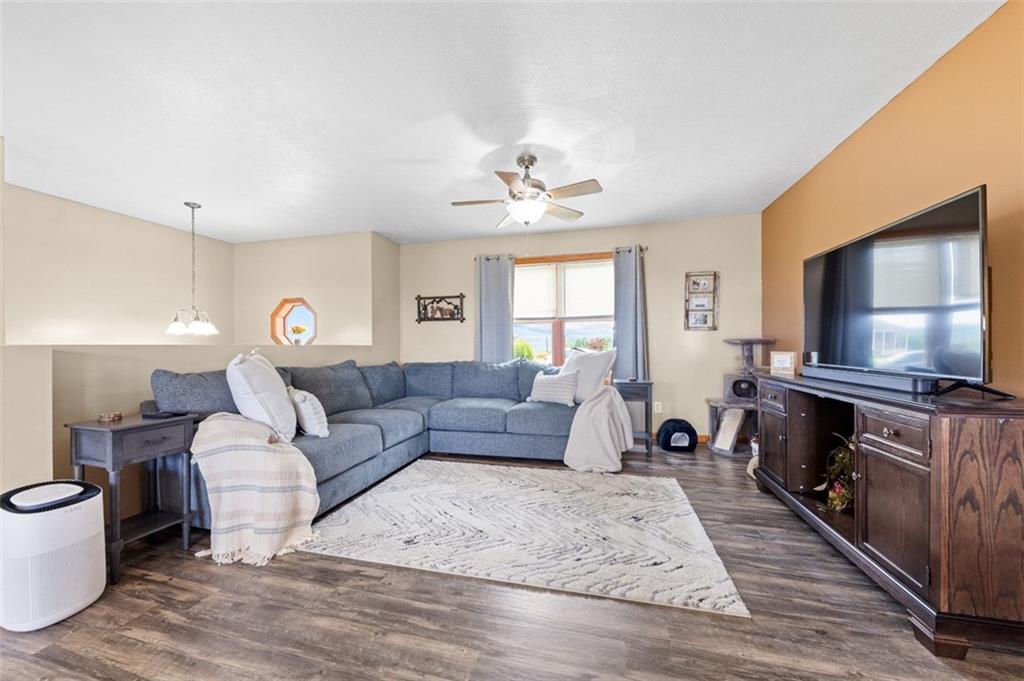 216 Marble Terrace Grindstone, PA 15442 - Photo 4 of 38