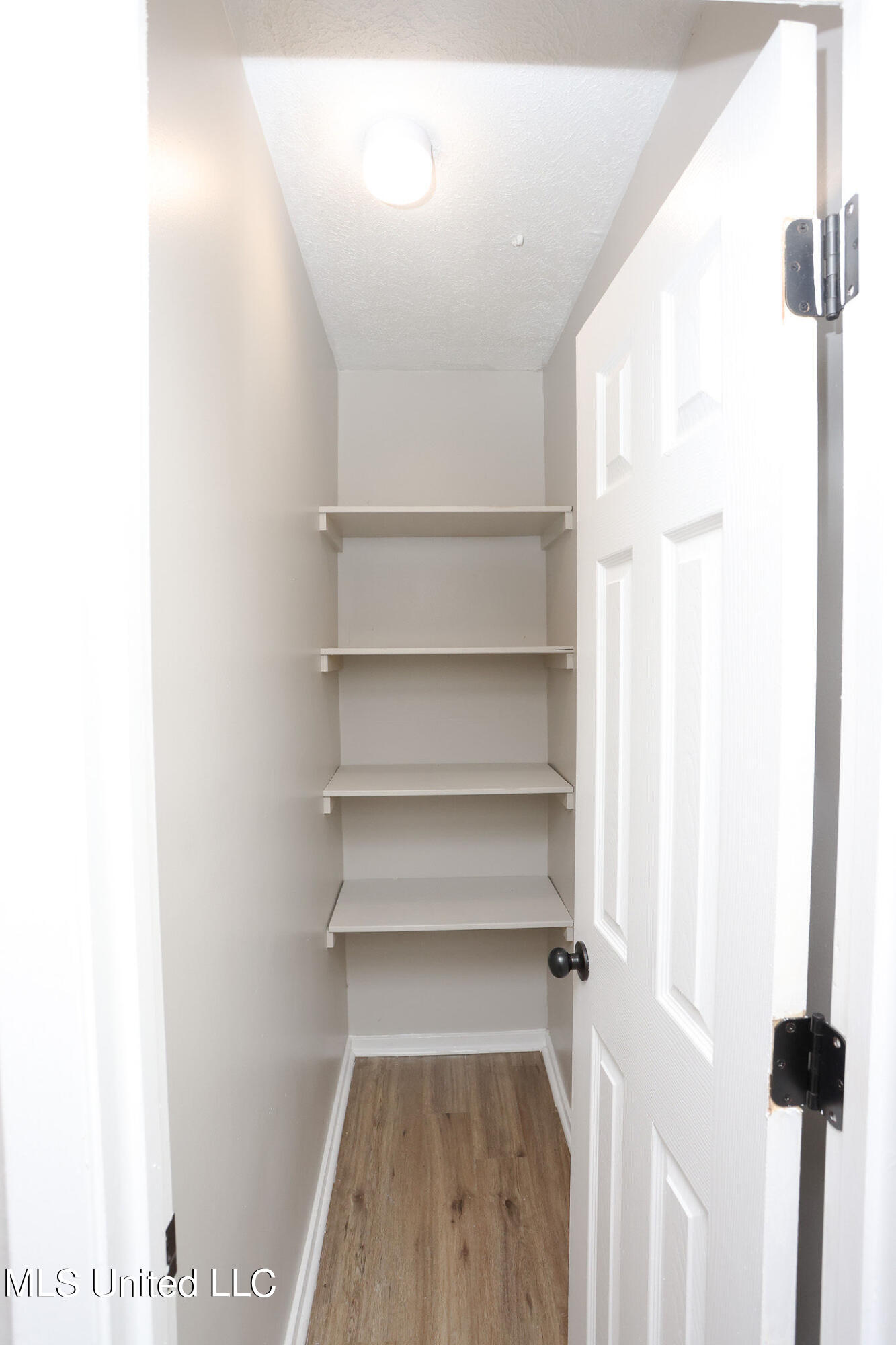 208 Indian Mound Road Clinton, MS 39056 - Photo 8 of 23 Pantry