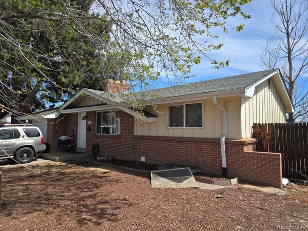 $350,000 | 926 South Potomac Court, Aurora, CO 80012