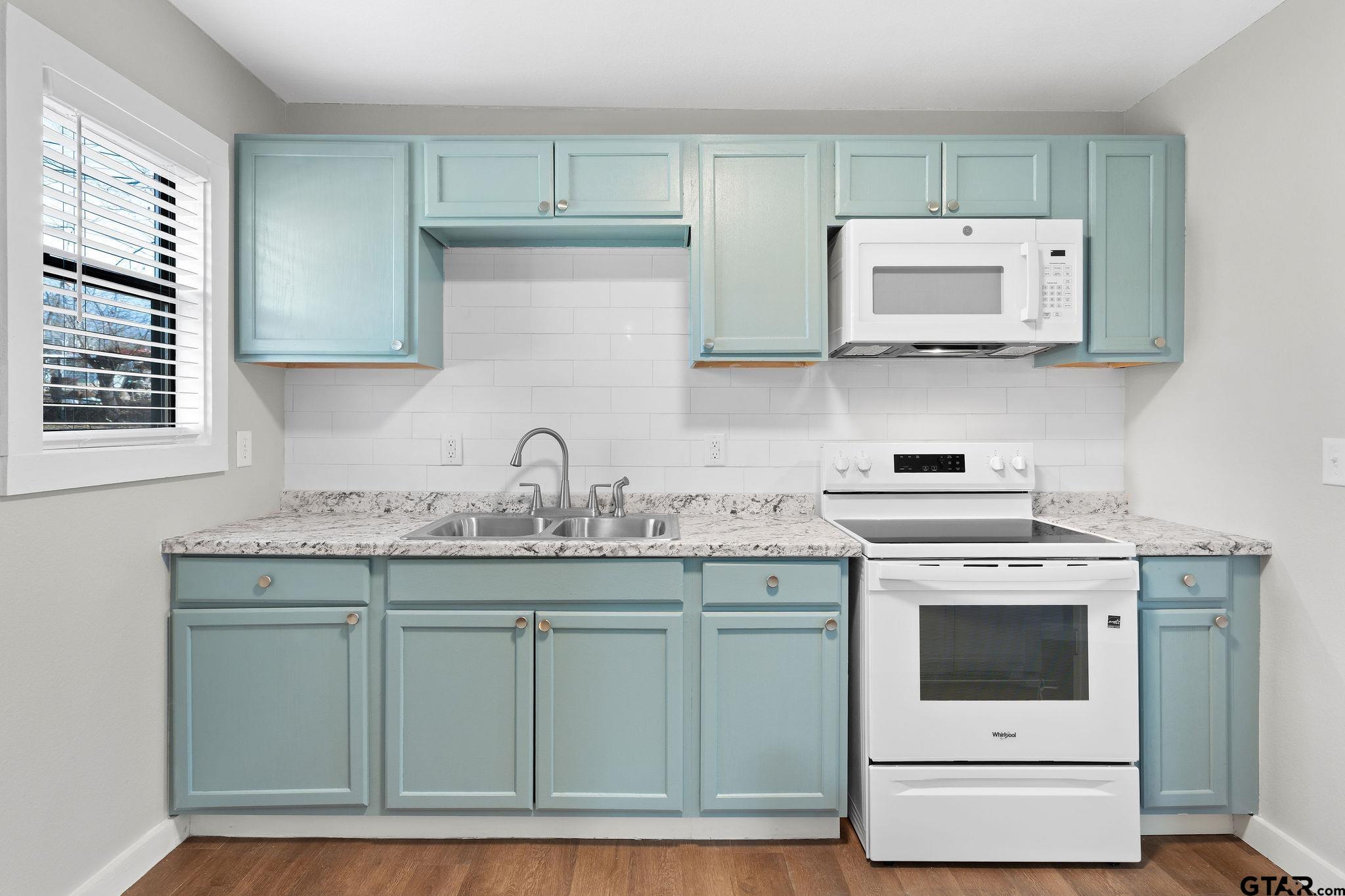 214 Randolph Street Lone Star, TX 75668 - Photo 7 of 25