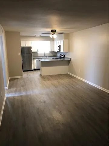 $1,150 | 3701 Houma Boulevard, Unit 201, Metairie, LA 70006