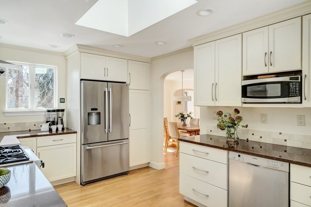 33 Pond Circle Boston, MA 02130 - Photo 6 of 27