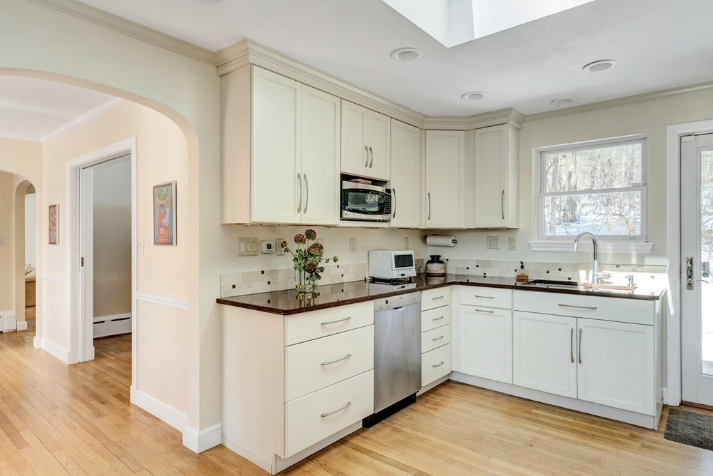 33 Pond Circle Boston, MA 02130 - Photo 7 of 27