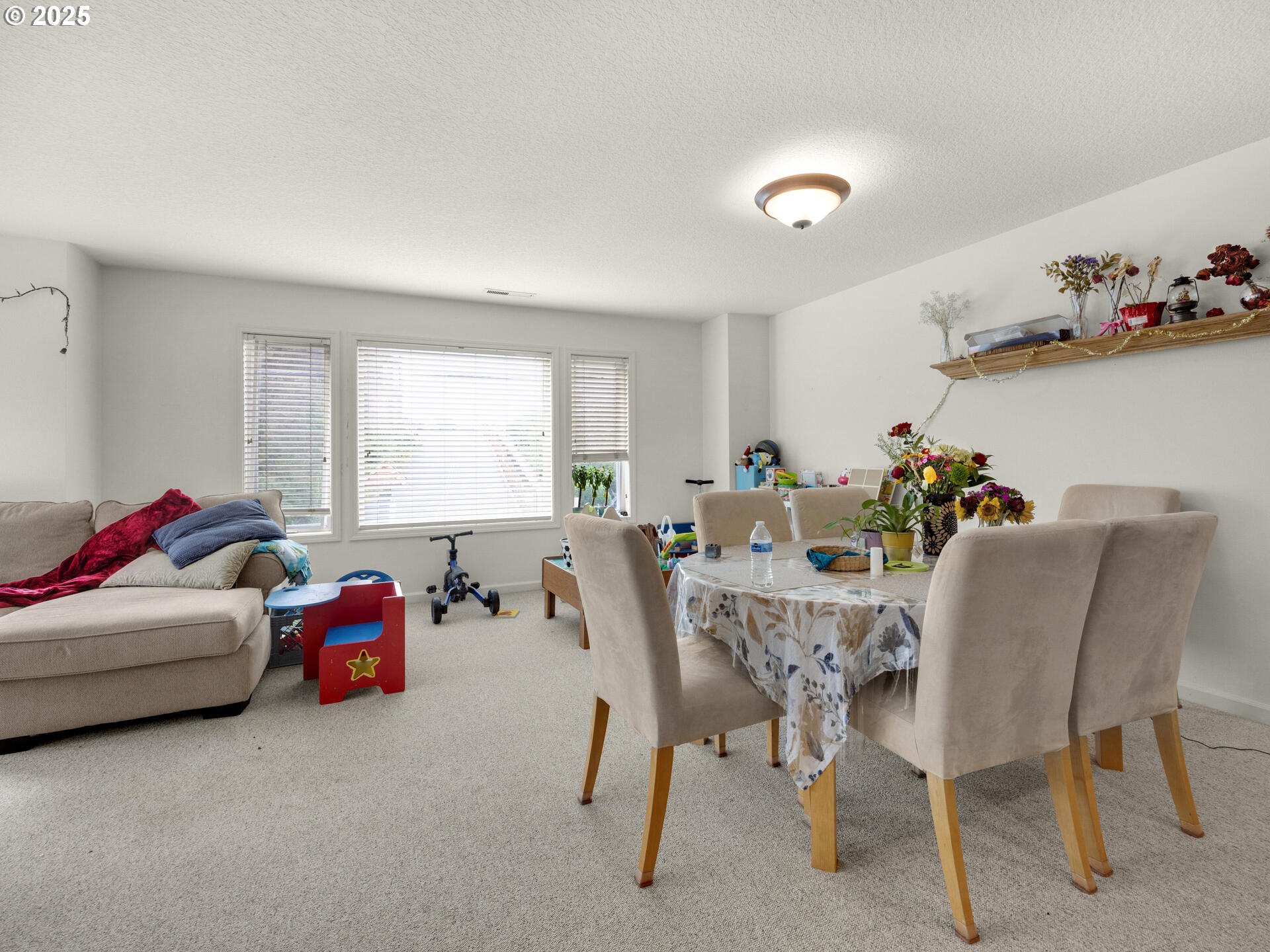 107 Sunset Boulevard Cannon Beach, OR 97110 - Photo 19 of 25 a living room with furniture and a window