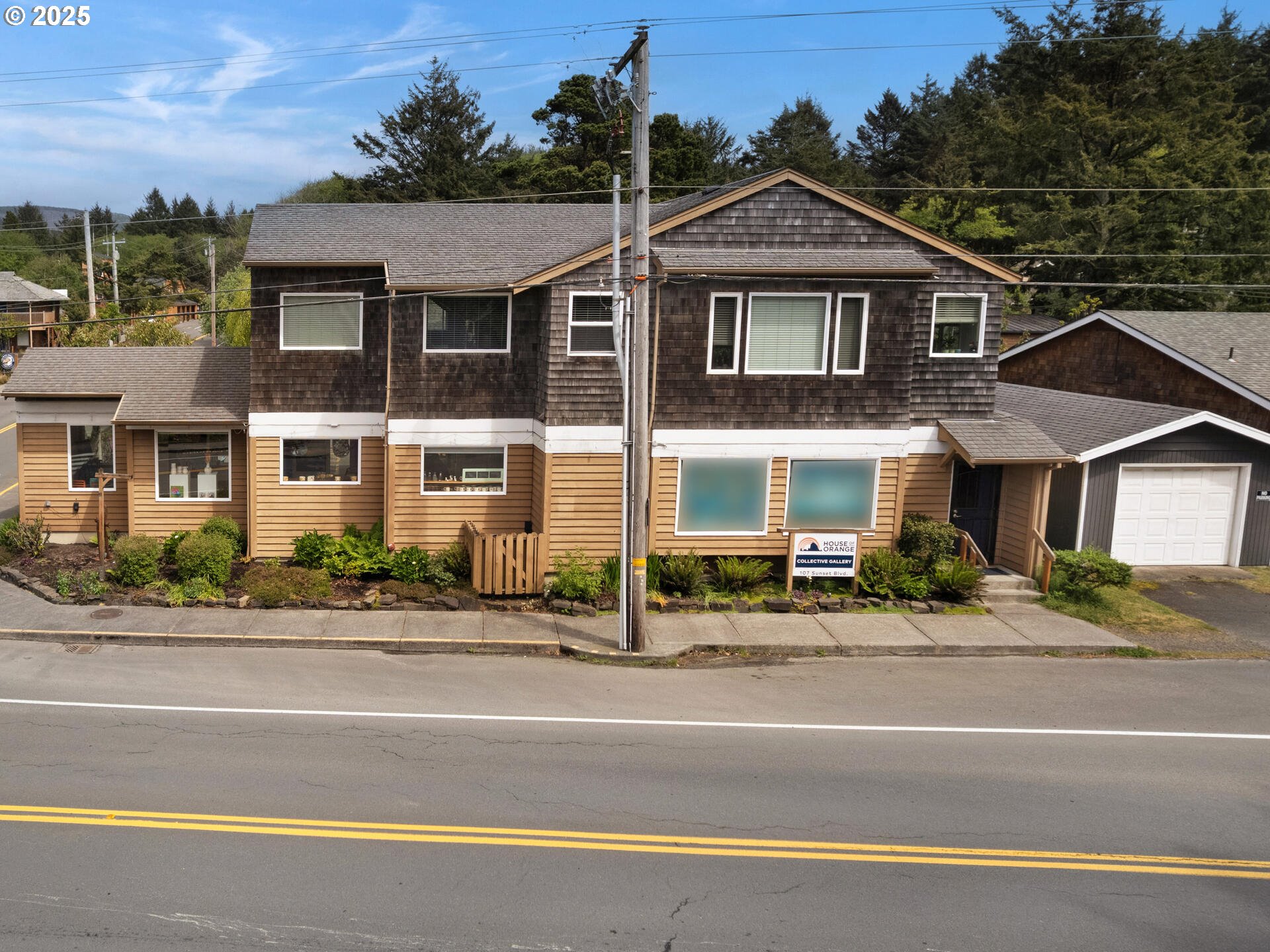 107 Sunset Boulevard Cannon Beach, OR 97110 - Photo 5 of 25 front view of a house with a yard