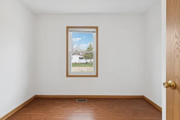 $292,900 | 506 Kenyon Avenue, Romeoville, IL 60446